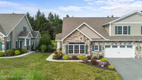 24 Avalon Rd, South Abington, PA 18411
