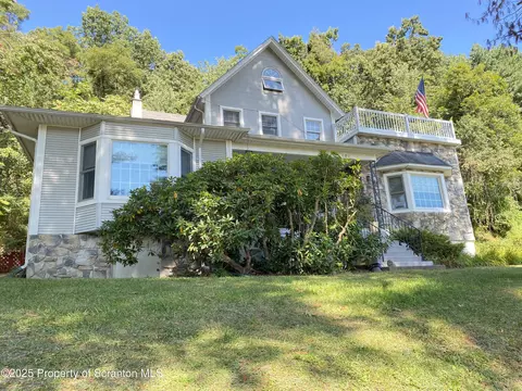 619 Griffin St, Dickson City, PA 18519