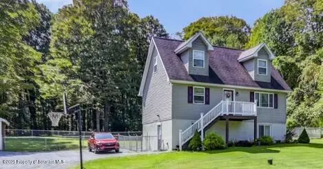 221 Cherrywood Ln, Madison Township, PA 18444