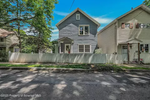 332 Spring St, Scranton, PA 18508