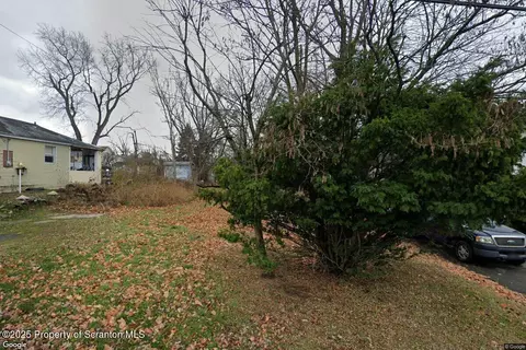 1338 Elm St, Scranton, PA 18505