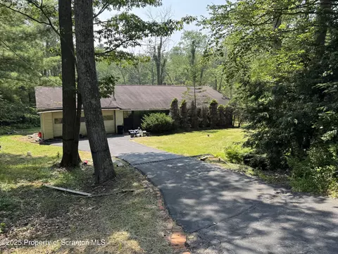 45 Laurel Run Rd, Bear Creek, PA 18702