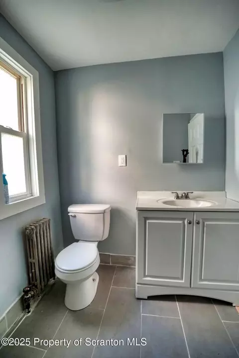 Bath - 335 337 Spring St, Scranton, PA 18508 photo 3 of 4
