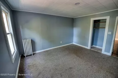 Bedroom - 335 337 Spring St, Scranton, PA 18508 photo 5 of 8