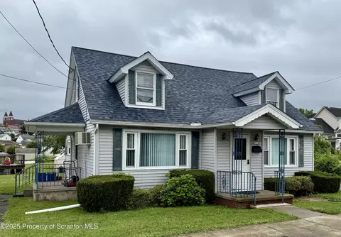 605 Roth St, Moosic, PA 18507