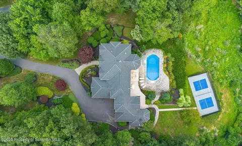 945 Lantern Hill Rd, Shavertown, PA 18708 photo 2