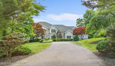 945 Lantern Hill Rd, Shavertown, PA 18708 photo 3