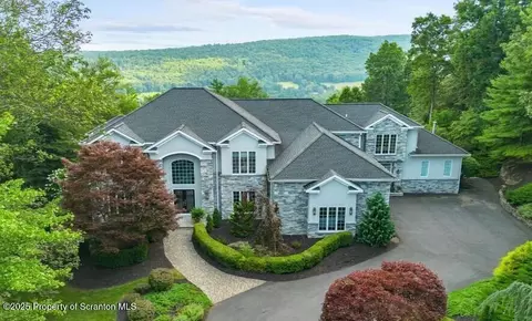 945 Lantern Hill Rd, Shavertown, PA 18708