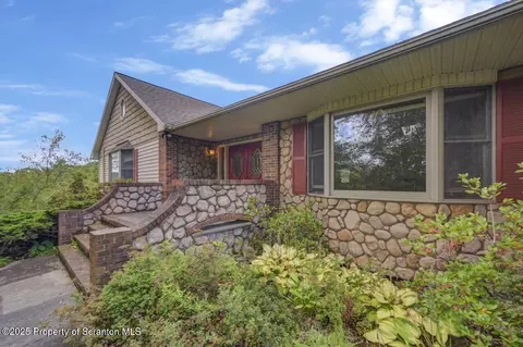 225 Smith Dr, Hallstead, PA 18822