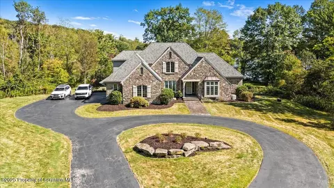 47 Marshwood Bnd, Clarks Summit, PA 18411