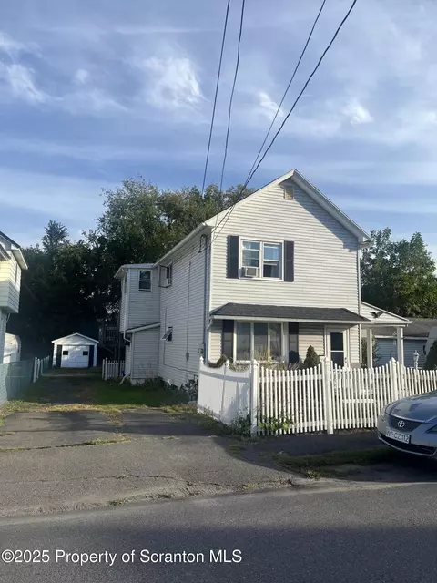 108 3rd St, Blakely, PA 18447
