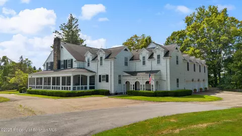 2037 W La Plume Rd, La Plume, PA 18440