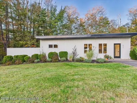814 Drinker Tpke, Covington Twp, PA 18424