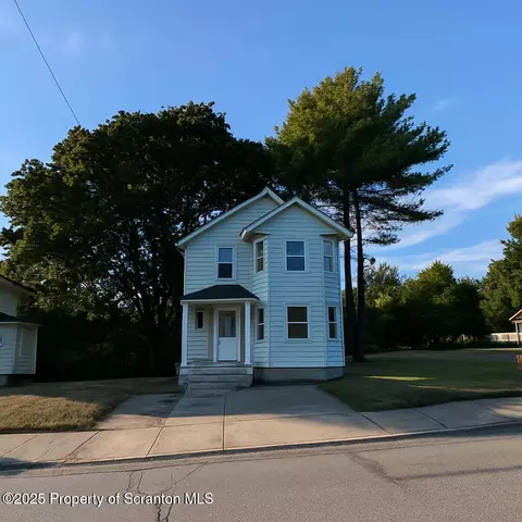 103 Gordon Ave, Carbondale, PA 18407