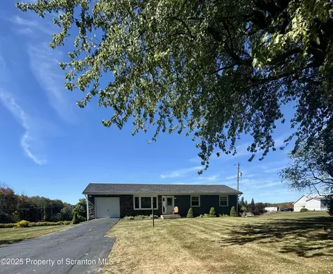 195 Pierce Rd, Greenfield Township, PA 18407