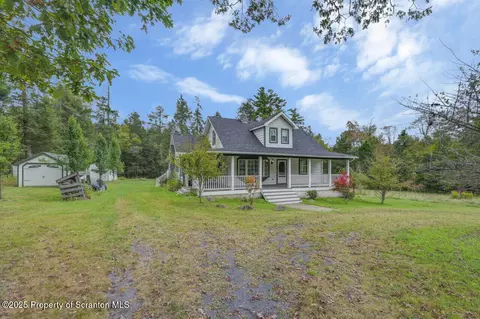 28 Old White Haven Ln, White Haven, PA 18661