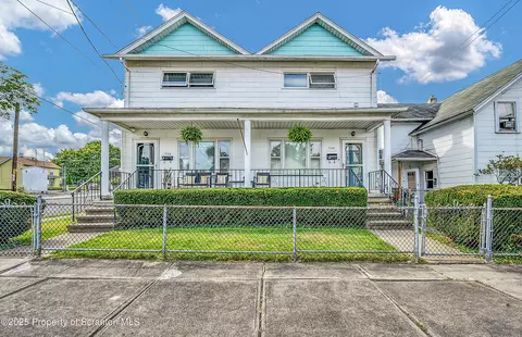 734 736 Minooka Ave, Moosic, PA 18507