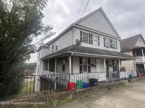 1052 Carmalt St, Scranton, PA 18519