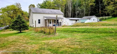 507 Butternut Ln, Dallas, PA 18612