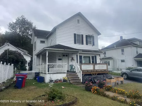 42 Upper Powderly St, Carbondale, PA 18407