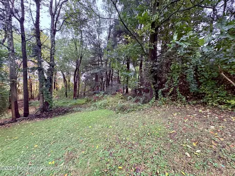 Exterior - 950 E Drinker St, Dunmore, PA 18512 photo 3 of 3