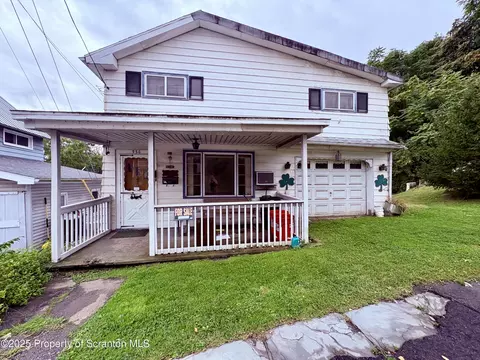 950 E Drinker St, Dunmore, PA 18512