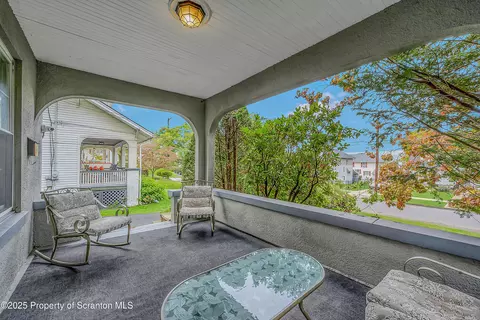 1506 Madison Ave, Dunmore, PA 18509