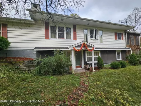 240 Harold Squier Ln, Nicholson, PA 18446