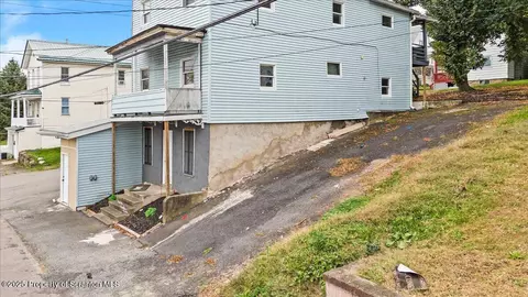 901 Eynon St, Scranton, PA 18504 photo 4