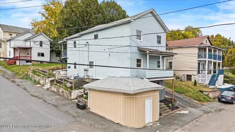 901 Eynon St, Scranton, PA 18504 photo 3