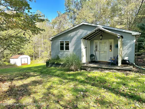 133 Upcreek Ln, Tunkhannock, PA 18657