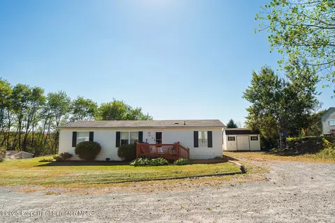 122 Valley View Dr, Madison Township, PA 18444