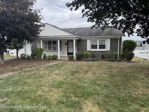 207 Eleanor St, Peckville, PA 18452