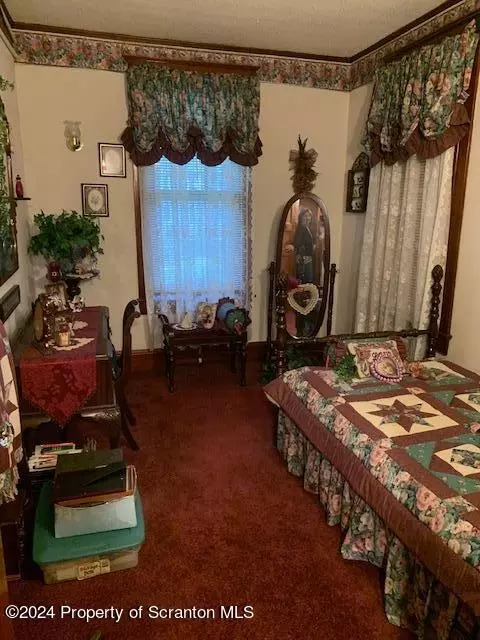 Bedroom - 1237 S 6th Ave, Scranton, PA 18504 photo 2 of 10