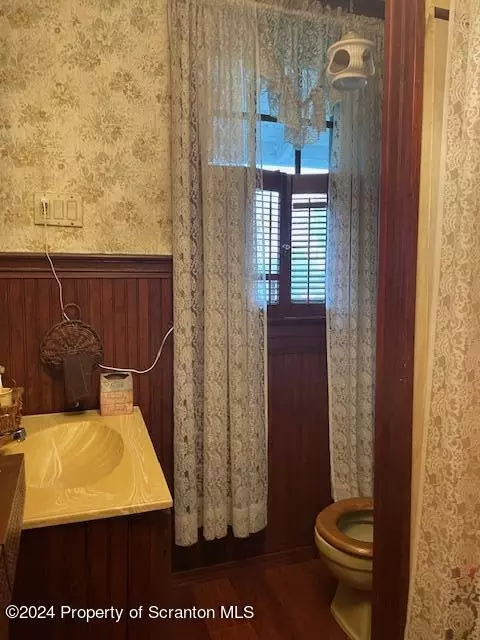 Bath - 1237 S 6th Ave, Scranton, PA 18504 photo 1 of 4