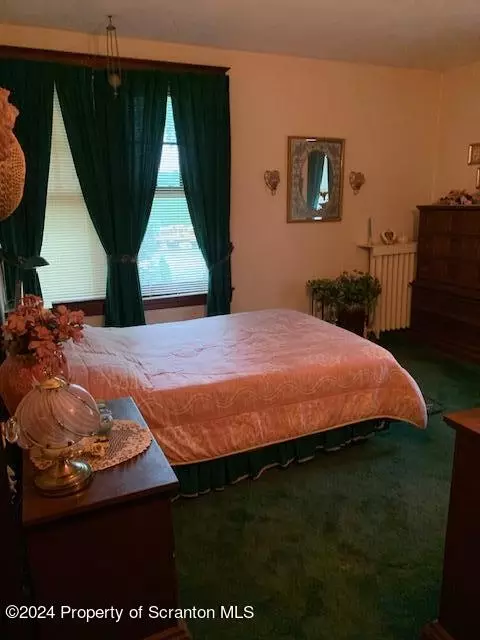 Bedroom - 1237 S 6th Ave, Scranton, PA 18504 photo 4 of 10