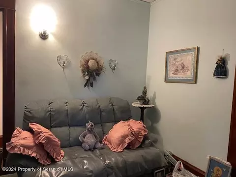 Bedroom - 1237 S 6th Ave, Scranton, PA 18504 photo 7 of 10
