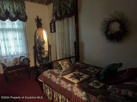 Bedroom - 1237 S 6th Ave, Scranton, PA 18504 photo 3 of 10
