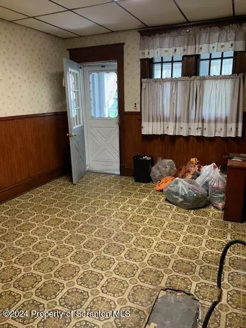 Entry Way - 1237 S 6th Ave, Scranton, PA 18504 photo 3 of 5
