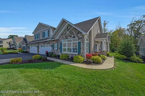 10 Avalon Rd, Clarks Summit, PA 18411