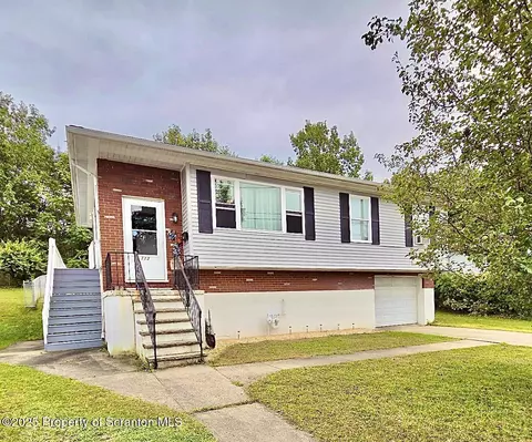 113 Garwood Dr, Scranton, PA 18505