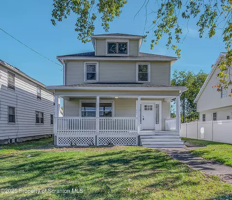 205 Constitution Ave, Jessup, PA 18434