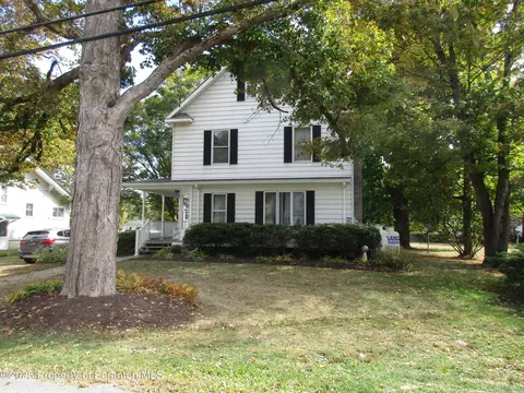 24 Oak St, Nicholson, PA 18446