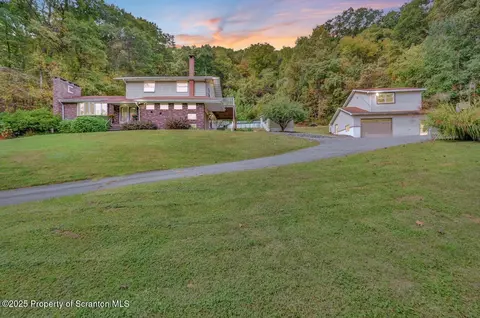2352 Newton Ransom Blvd, Clarks Summit, PA 18411
