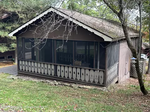 65 Fall Lane Ln, Union Dale, PA 18470