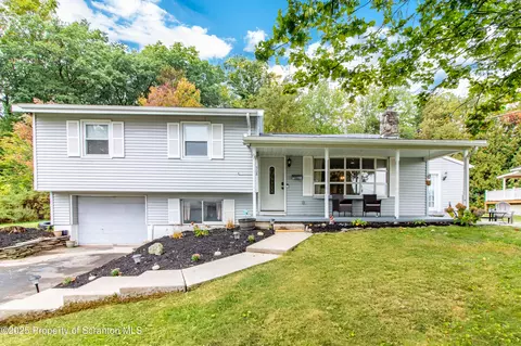508 Gladiola Dr, Clarks Summit, PA 18411