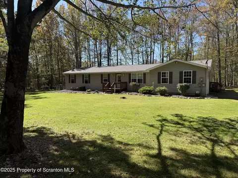 53 Hemlock Dr, Spring Brook, PA 18444