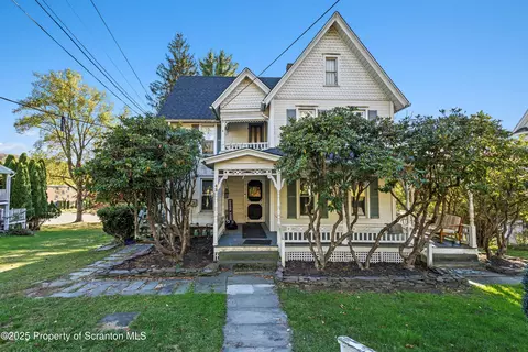 43 College Ave, Factoryville, PA 18419