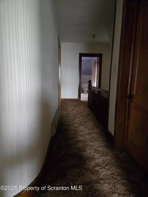 Entry Way - 232 232 Main St, Moosic, PA 18507 photo 1 of 3