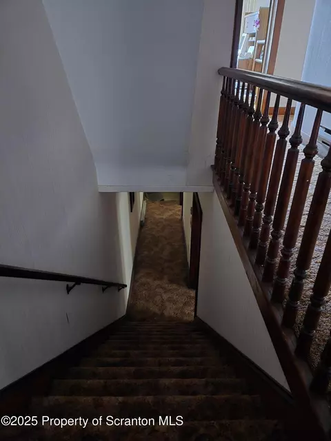 Entry Way - 232 232 Main St, Moosic, PA 18507 photo 2 of 3